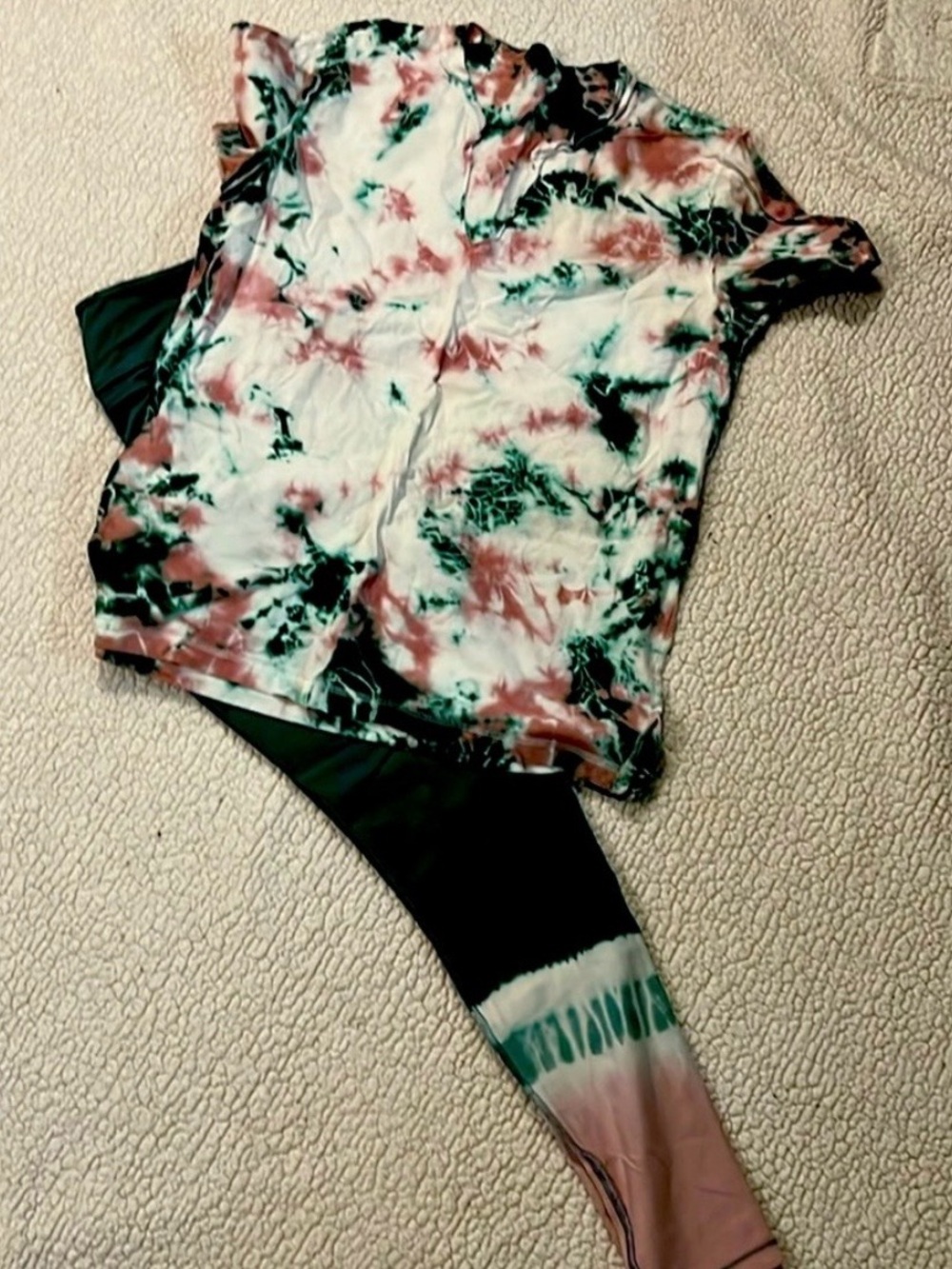 Victoria's Secret PINK Tie-Dye Top & Leggings in Green, Pink, White